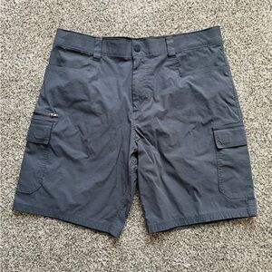 Men’s Orvis cargo shorts